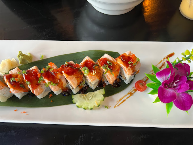 Oshi Poke Bowl and Sushi