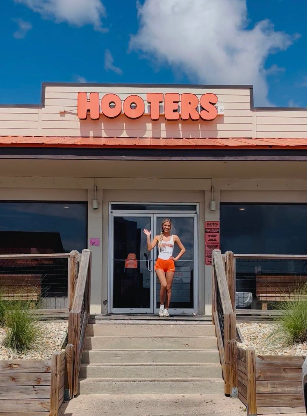 Hooters PCB